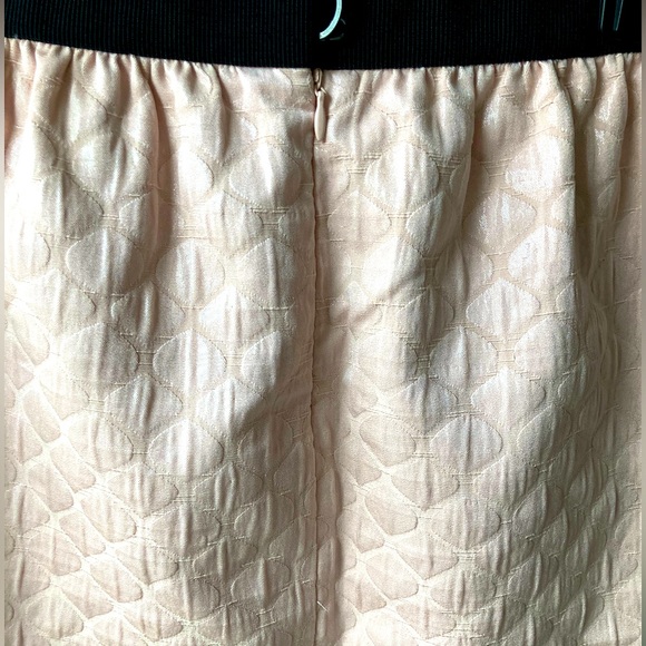 Loft Light Pink Quilted Miniskirt Size 4 - Picture 2 of 7